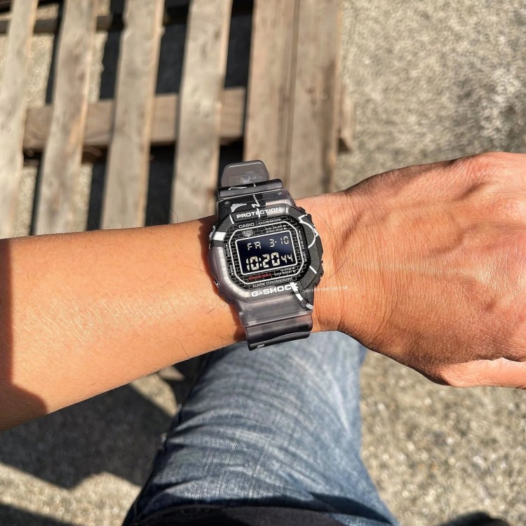 Ceas Barbati, Casio G-Shock, Limited DW-5000SS-1ER